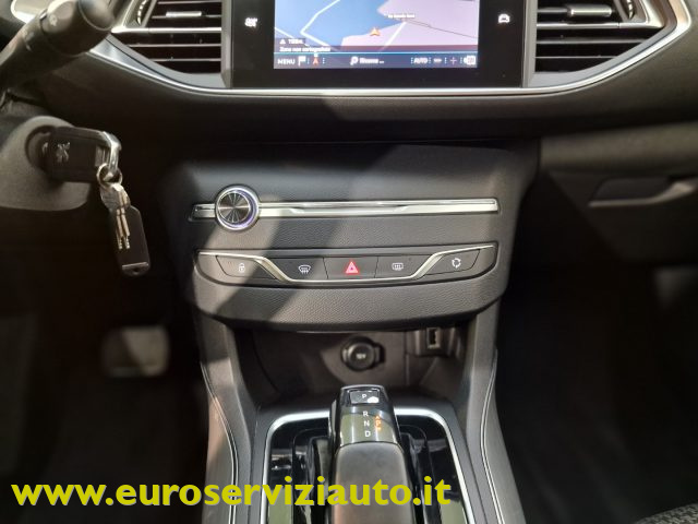 PEUGEOT 308 usata, con Volante in pelle