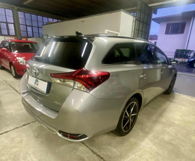 TOYOTA Auris usata 3