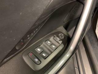 PEUGEOT 2008 usata, con Sistema di navigazione