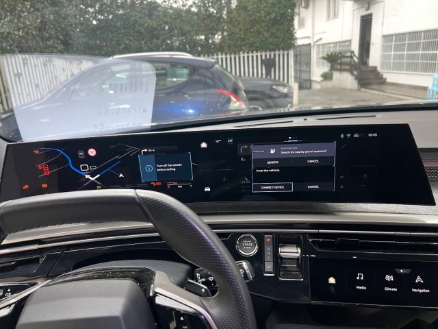 PEUGEOT 3008 usata, con Touch screen