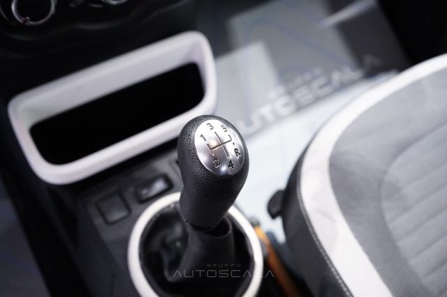 RENAULT Twingo usata 16