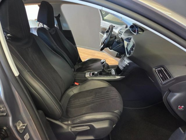 PEUGEOT 308 usata, con Bluetooth