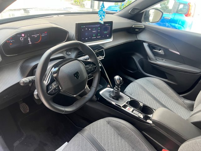 PEUGEOT 2008 usata, con Vetri oscurati