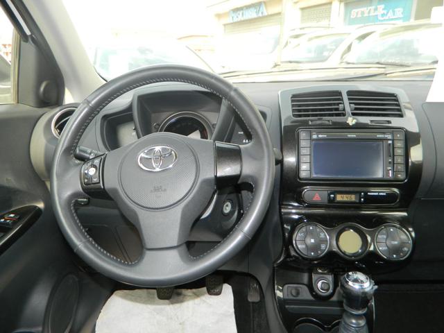 TOYOTA Urban Cruiser usata, con Controllo automatico clima