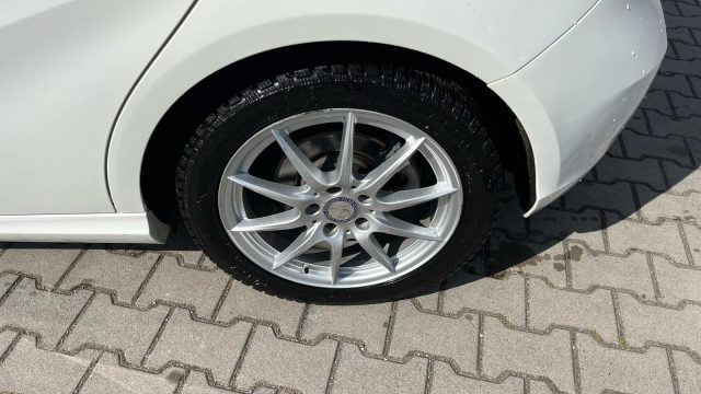 MERCEDES-BENZ A 180 usata, con Cerchi in lega