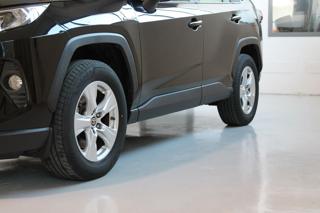 TOYOTA RAV 4 MY23 usata, con Luci diurne LED