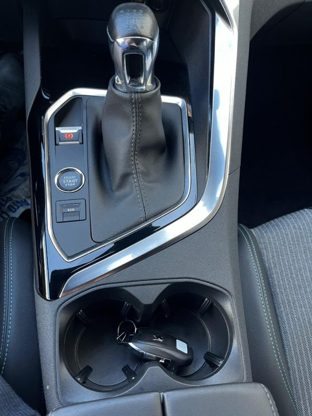 PEUGEOT 5008 usata, con Climatizzatore