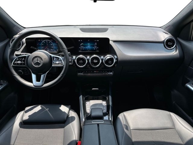 MERCEDES-BENZ GLA 180 usata, con Climatizzatore