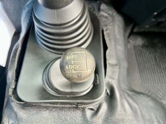 LAND ROVER Defender usata 11