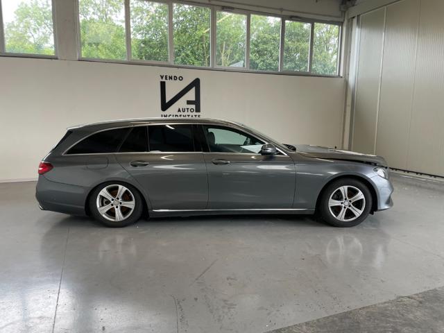 MERCEDES-BENZ E 220 usata, con Chiusura centralizzata