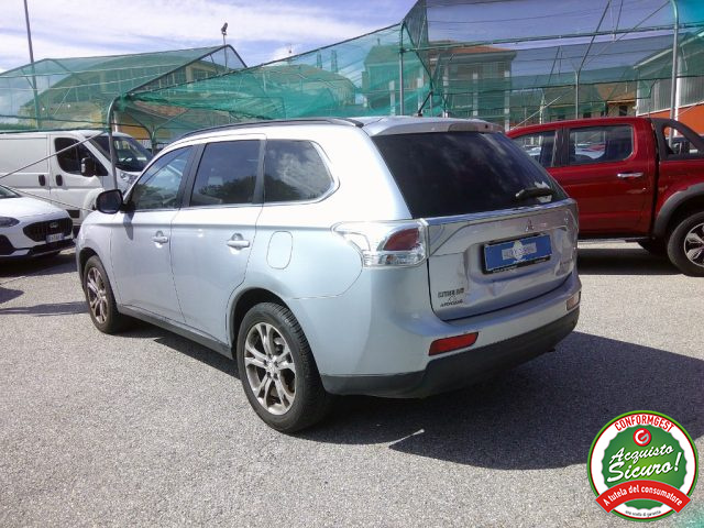 MITSUBISHI Outlander usata, con Airbag laterali