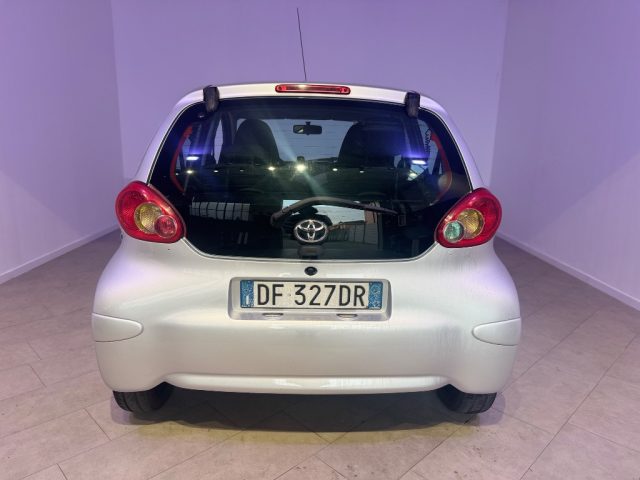 TOYOTA Aygo usata 8