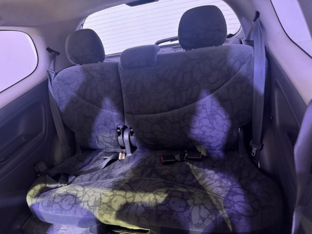 TOYOTA Yaris usata 5