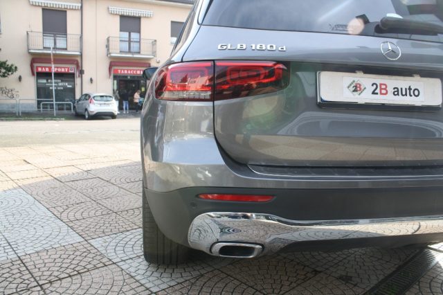 MERCEDES-BENZ GLB 180 usata, con Sensori di parcheggio posteriori