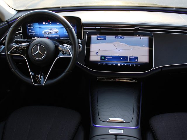 MERCEDES-BENZ E 220 usata, con Sedili riscaldati