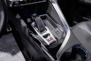 PEUGEOT 5008 usata, con Fari LED