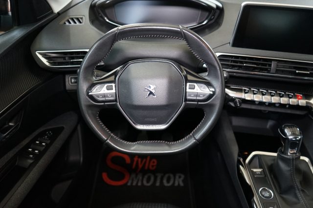 PEUGEOT 3008 usata, con Sedile posteriore sdoppiato