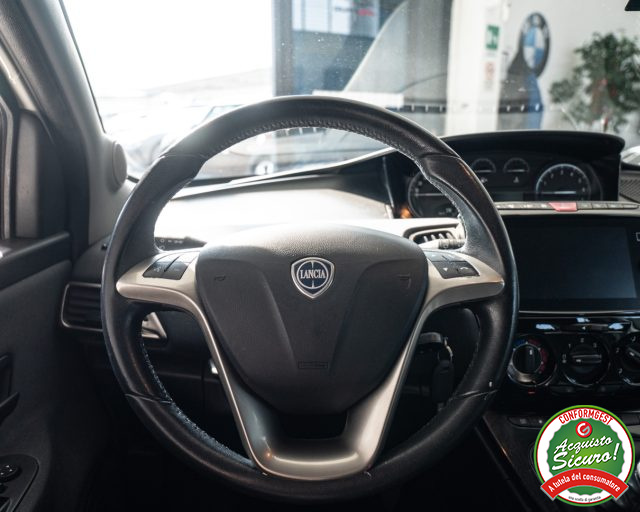LANCIA Ypsilon usata, con USB