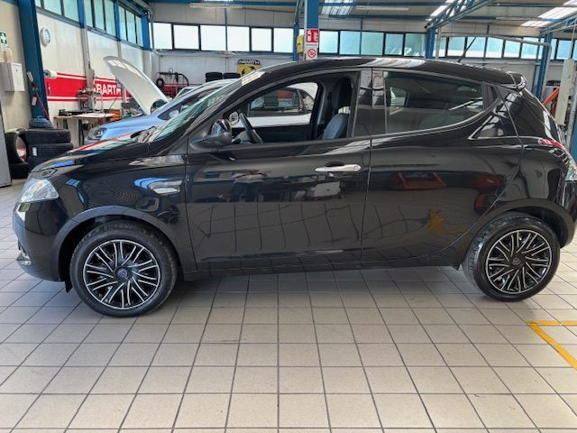 LANCIA Ypsilon usata, con Autoradio