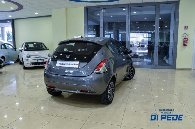 LANCIA Ypsilon usata, con Autoradio