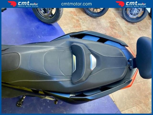 YAMAHA X-Max 400 usata 11