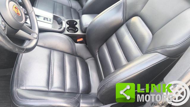 PORSCHE Macan usata, con Park Distance Control