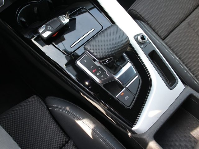 AUDI A4 usata, con Sensori di parcheggio posteriori