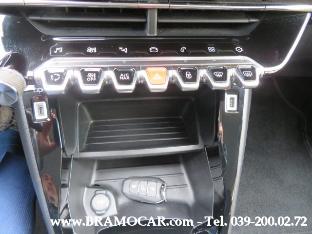 PEUGEOT 208 usata, con USB