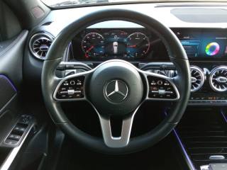 MERCEDES-BENZ GLB 200 usata, con Controllo elettronico della corsia
