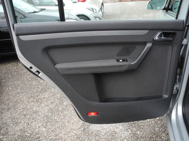 VOLKSWAGEN Touran usata 42