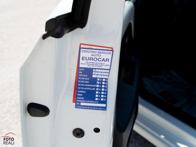 VOLKSWAGEN up! usata 25