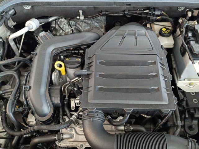 SKODA Kamiq usata, con Sensori di parcheggio posteriori