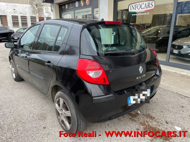 RENAULT Clio usata, con Autoradio