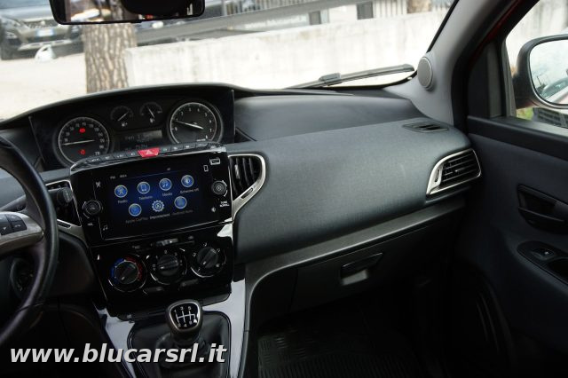 LANCIA Ypsilon usata, con Fendinebbia