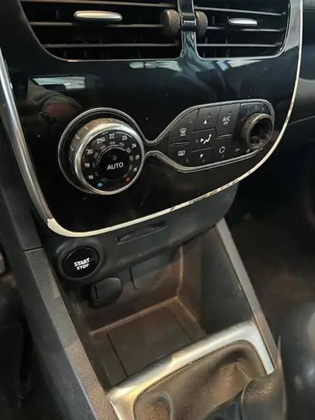 RENAULT Clio usata, con Controllo trazione