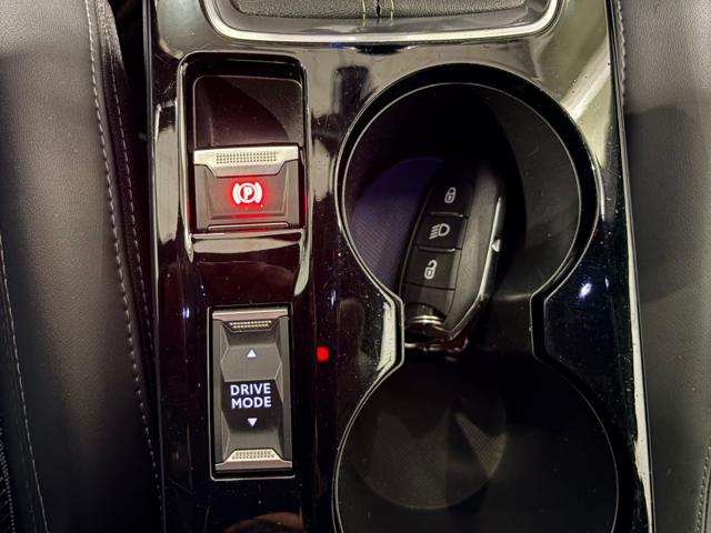 PEUGEOT 208 usata, con Sedile posteriore sdoppiato