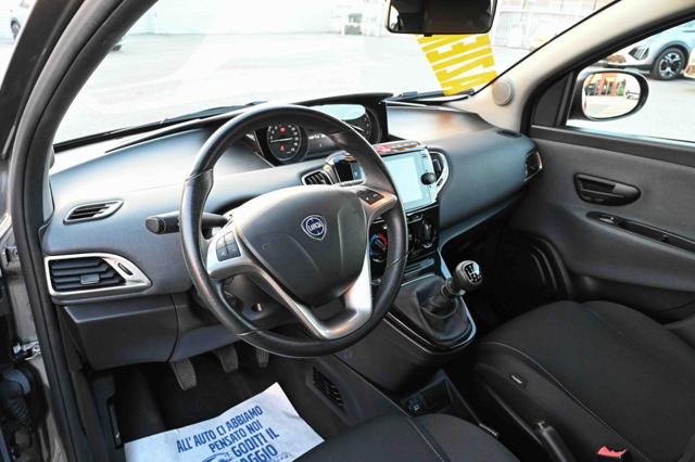 LANCIA Ypsilon usata, con Fendinebbia
