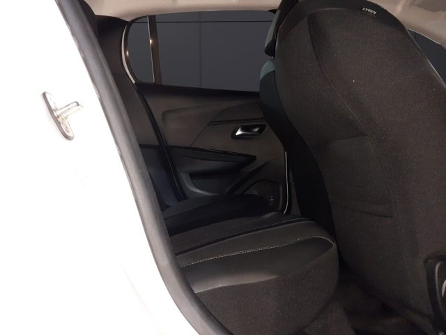 PEUGEOT 208 usata, con USB