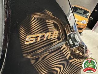 PEUGEOT 208 usata, con Alzacristalli elettrici