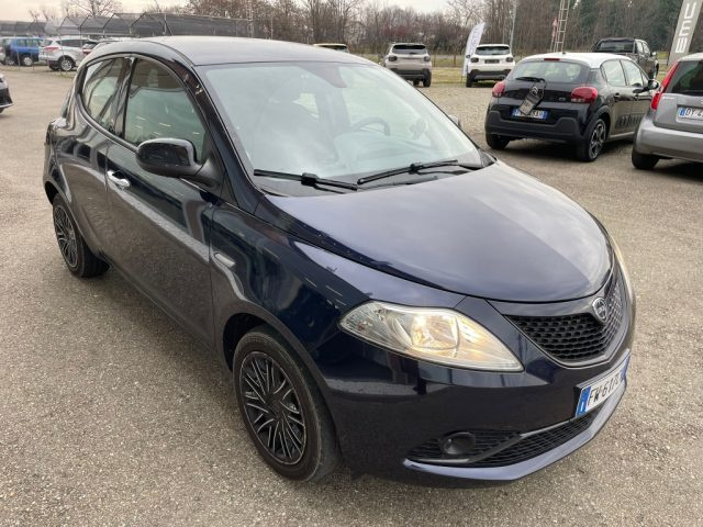 LANCIA Ypsilon usata, con ESP
