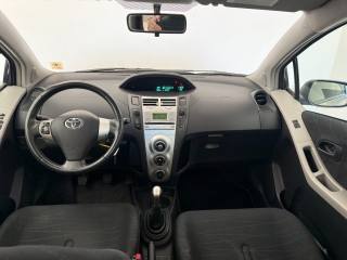 TOYOTA Yaris usata 10