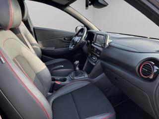 HYUNDAI Kona usata, con Gancio traino