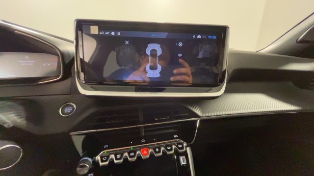 PEUGEOT 2008 usata, con Sensore di pioggia