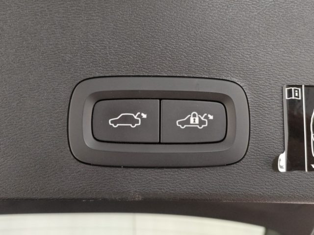 VOLVO XC40 usata, con Touch screen
