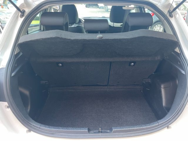 TOYOTA Yaris usata, con Controllo automatico clima