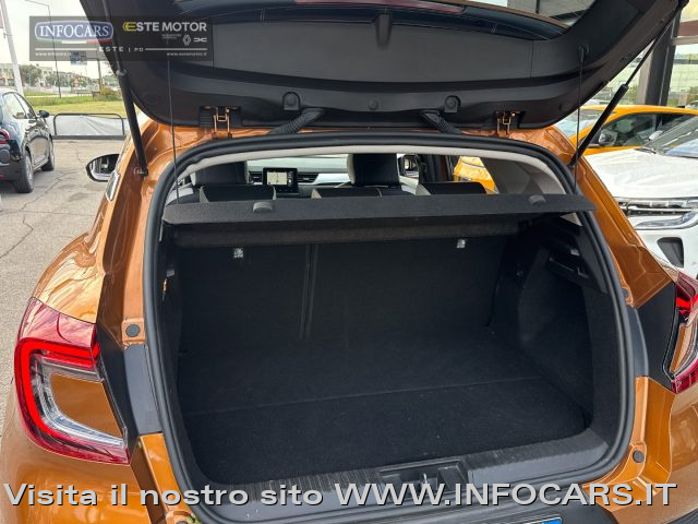 RENAULT Captur usata, con Autoradio digitale