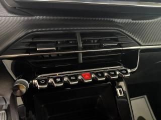 PEUGEOT 208 usata, con Telecamera per parcheggio assistito