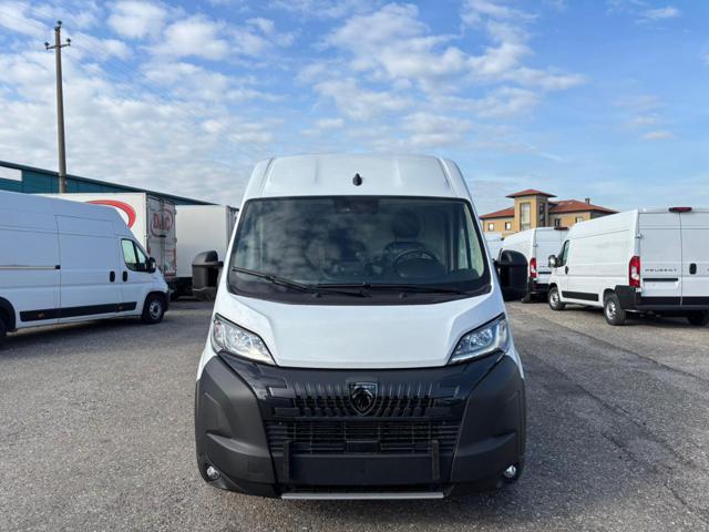 PEUGEOT Boxer usata, con Airbag