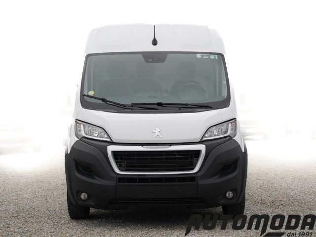 PEUGEOT Boxer usata, con Airbag