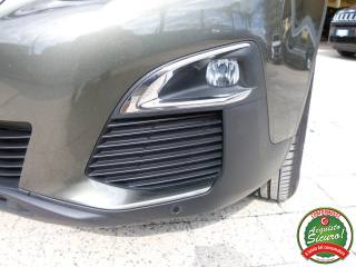 PEUGEOT 3008 usata, con Sensori di parcheggio posteriori